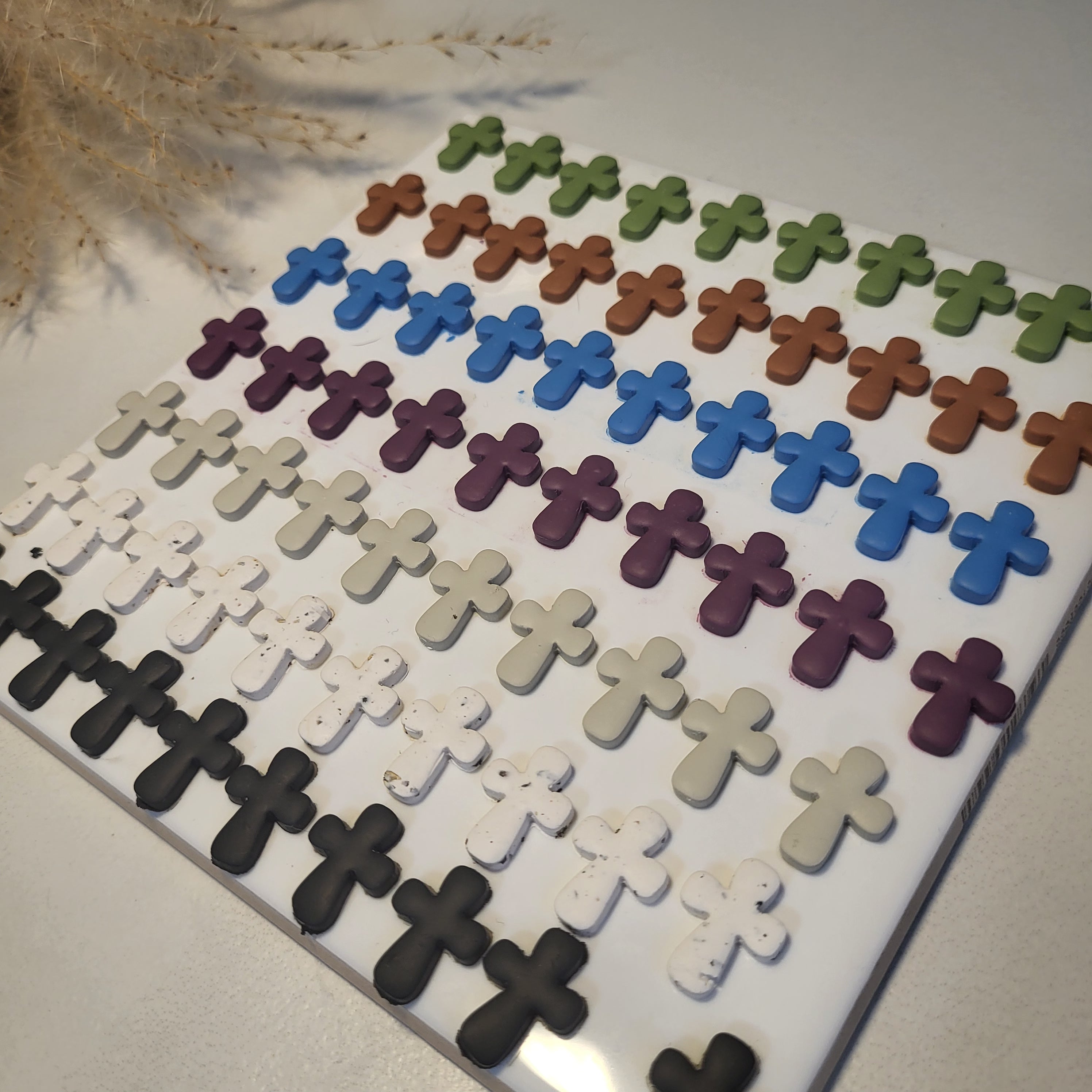 Cross studs