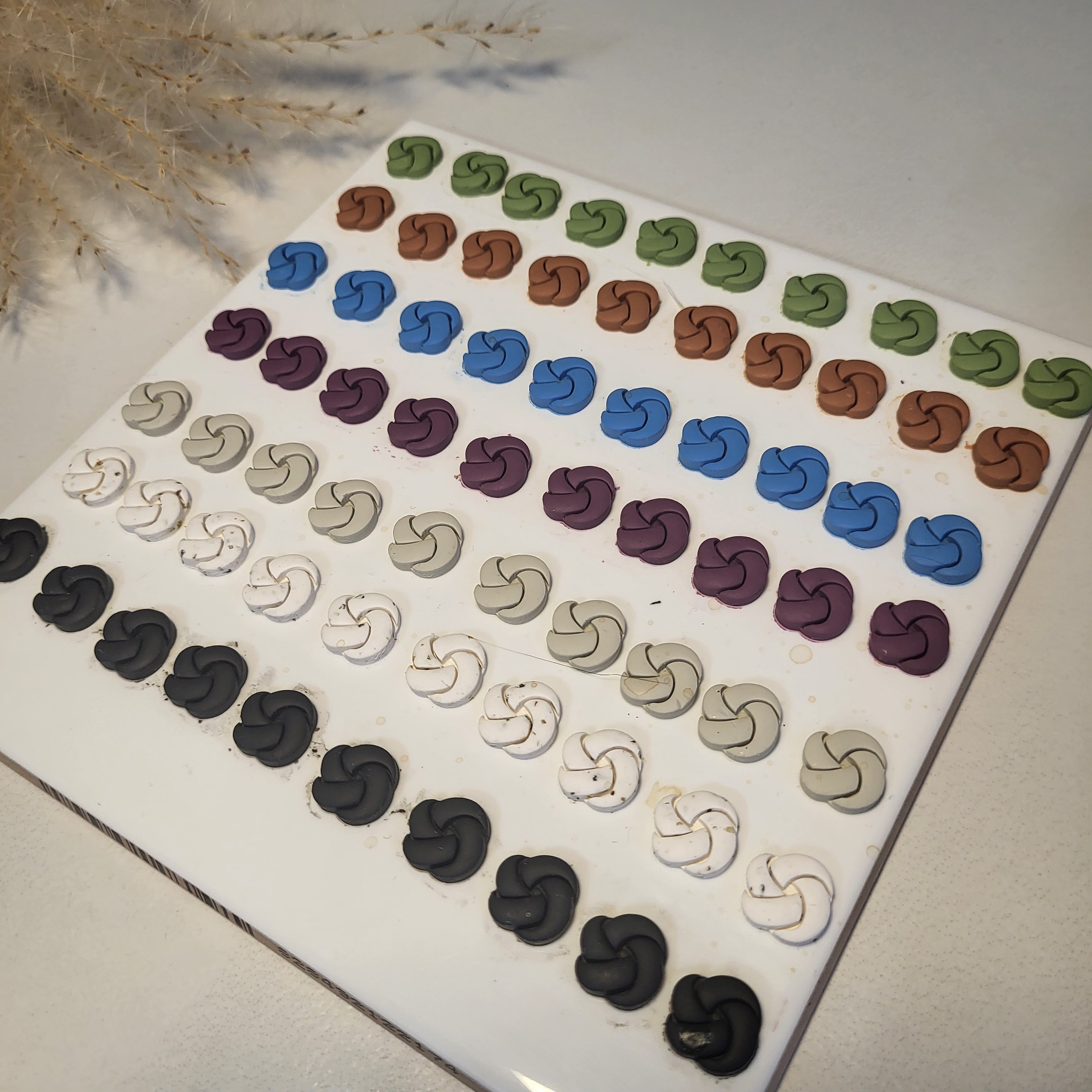 Knotty studs